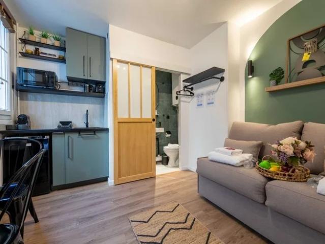 Location Appartement Rue Richer, Paris