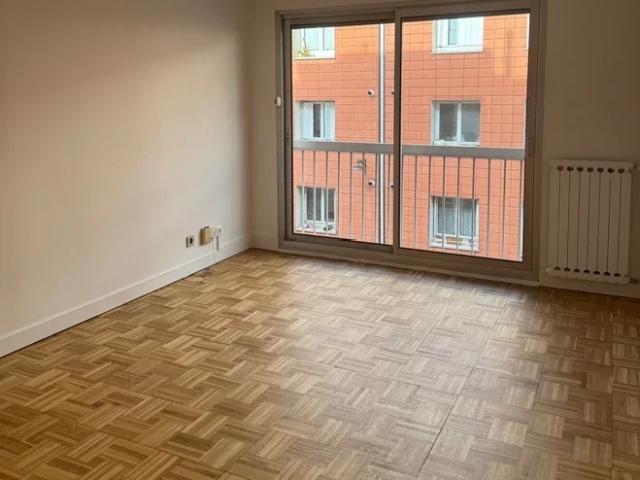 Location Appartement Rue Tolain, Paris