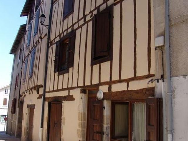 Location Appartement Rue Torse, Maurs