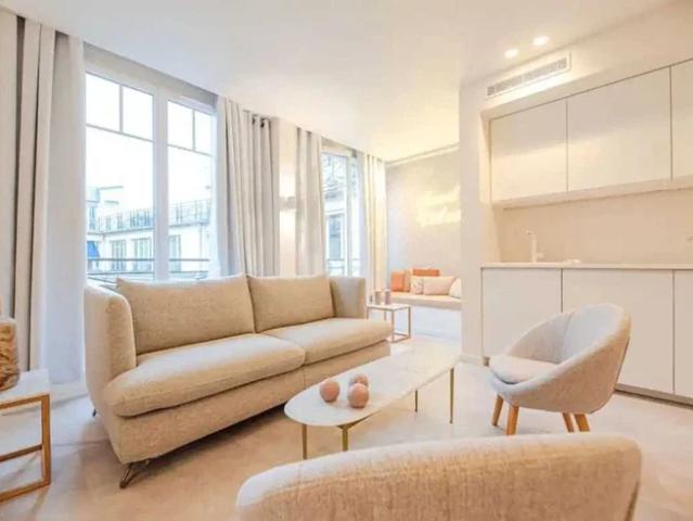 Location Appartement Rue Tronchet, Paris