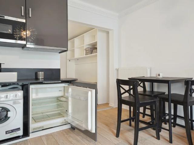 Location Appartement Rue Troyon, Paris