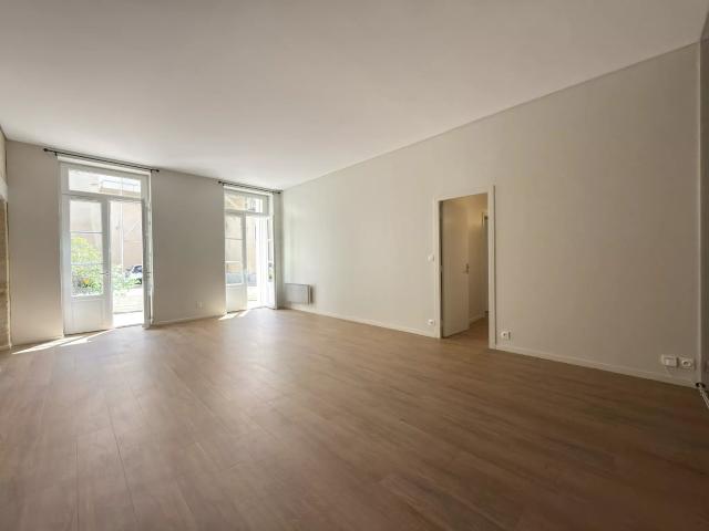 Location Appartement Rue Voltaire, Bordeaux
