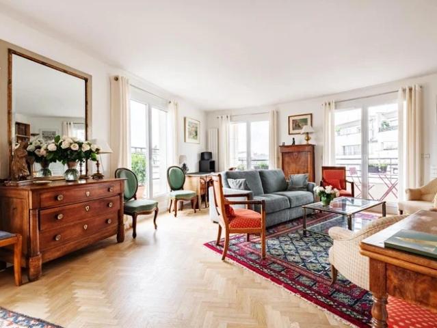 Location Appartement Rue Voltaire, Levallois Perret