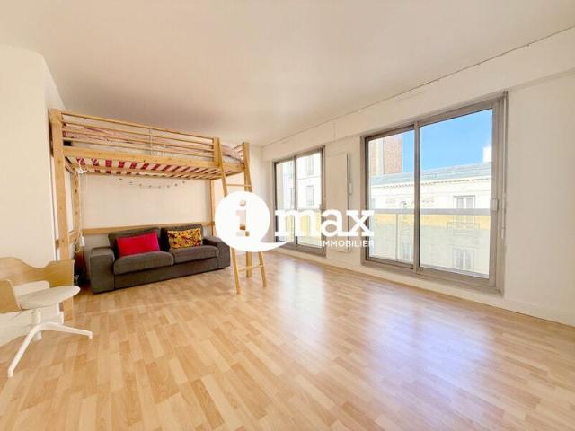 Location Appartement Rue Voltaire, Levallois Perret