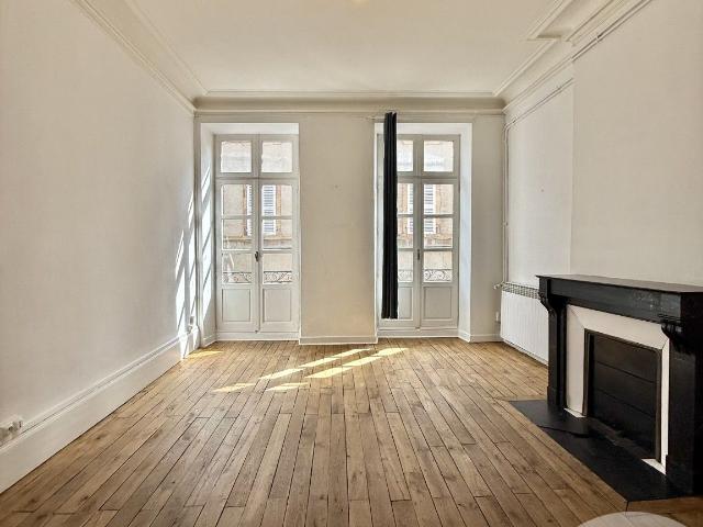 Location Appartement Rue Voltaire, Moulins