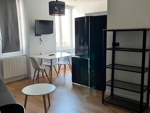 Location Appartement Rue Voltaire, Saint Étienne