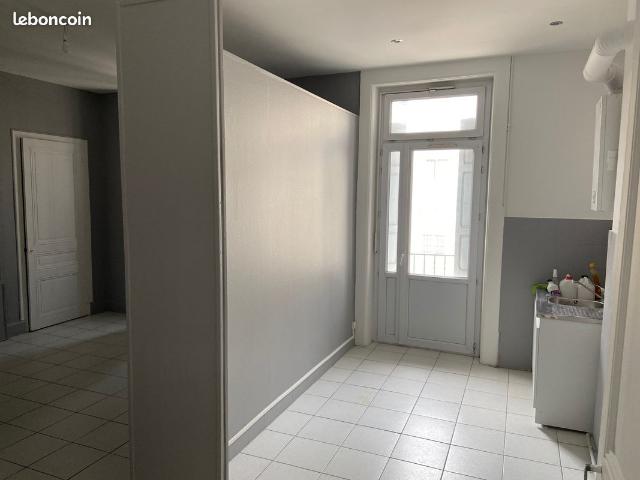 Location Appartement Rue Voltaire, Saint Étienne