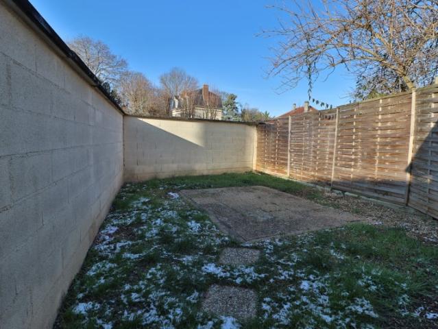 Location Appartement Rue Voltaire, Saint Julien les Villas