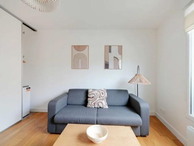 Location Appartement Rue Voltaire, Suresnes