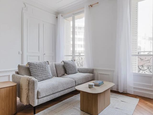 Location Appartement Rue Vauquelin, Paris