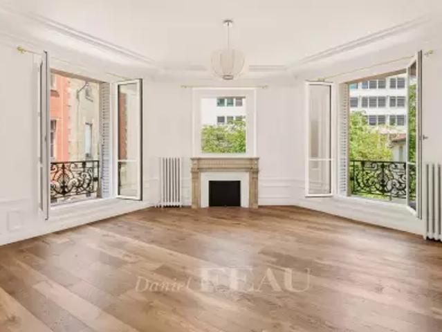 Location Appartement Rue Vauquelin, Paris