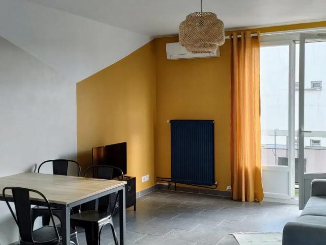 Location Appartement Rue Vaillant Couturier, Vénissieux