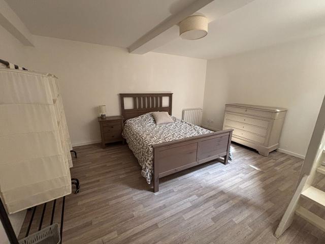 Location Appartement Rue Veyssière, Bordeaux