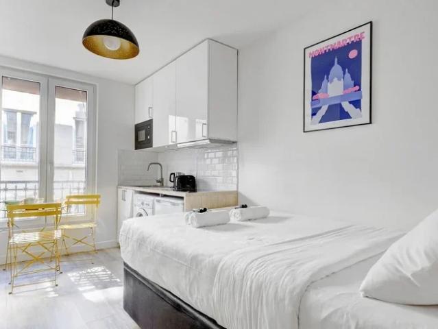 Location Appartement Rue Véron, Paris