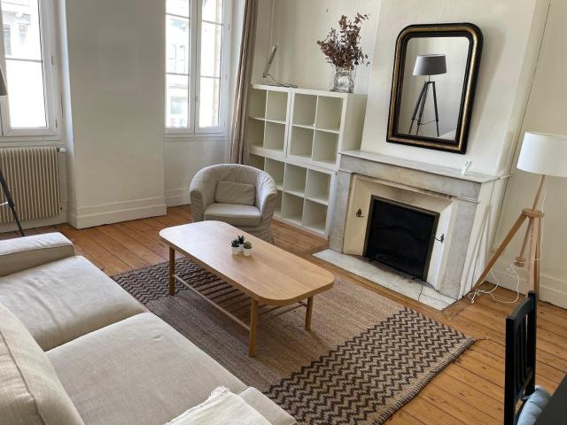 Location Appartement Rue Vital Carles, Bordeaux