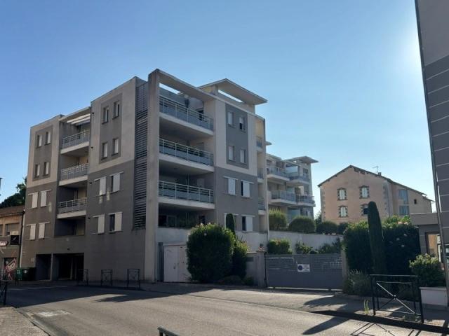 Location Appartement Rue Victor Gelu, Bouc Bel Air