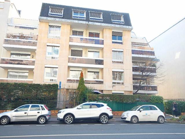 Location Appartement Rue Victor Hugo, Courbevoie