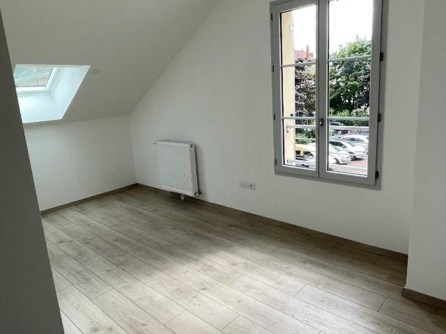 Location Appartement Rue Victor Hugo, Chilly Mazarin