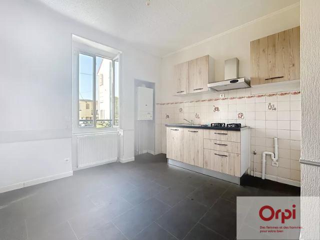 Location Appartement Rue Victor Hugo, Montluçon
