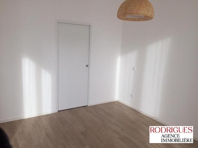 Location Appartement Rue Victor Hugo, Poitiers