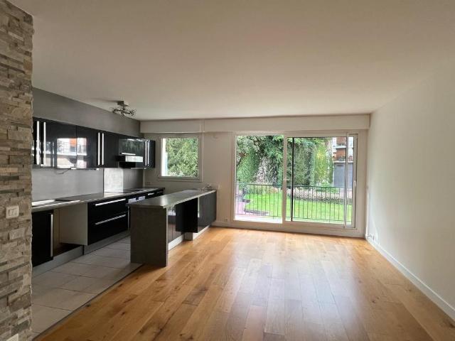 Location Appartement Rue Victor Hugo, Puteaux