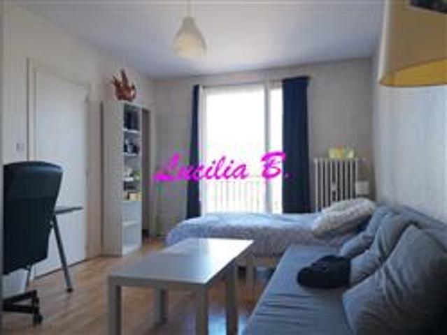 Location Appartement Rue Victor Hugo, Tours
