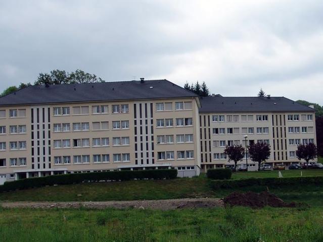 Location Appartement Rue Victor Hugo, Ydes