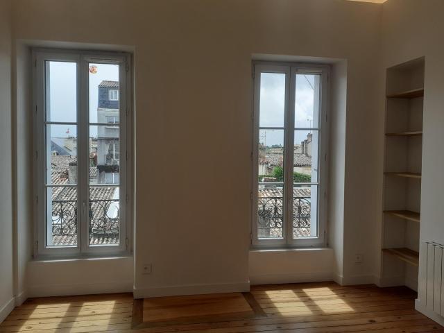 Location Appartement Rue Villeneuve, Bordeaux