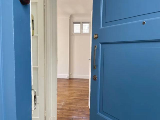 Location Appartement Rue Violet, Paris