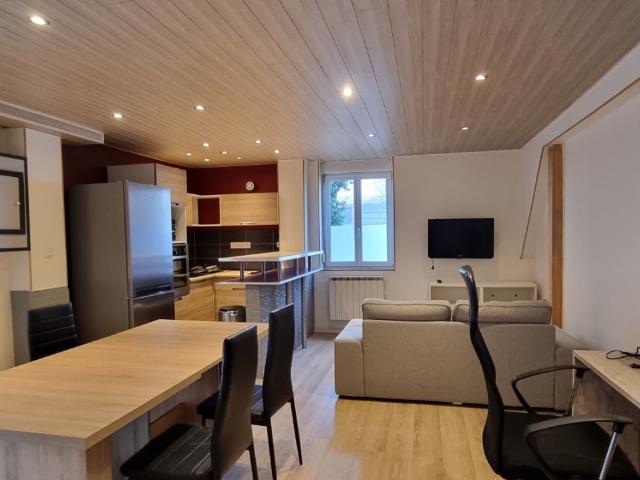 Location appartement Saint Vit 2 pièces 44m² 595€ | Céline Marmet Immobilier