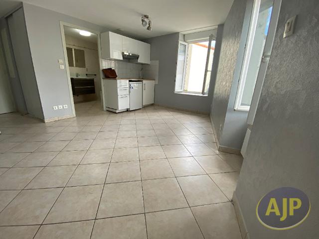 Location appartement Saint Philbert De Grand Lieu: 407 € AJP Immobilier Saint Philbert de Grand Lieu