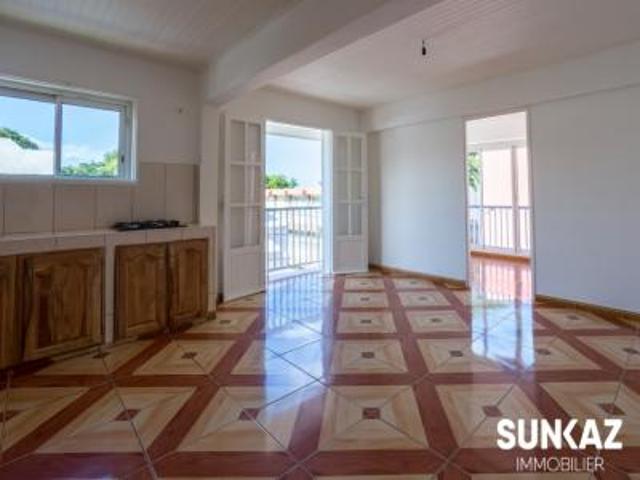 location appartement saint pierre 4 pièces 75 m2 reunion 97410 865 € / mois