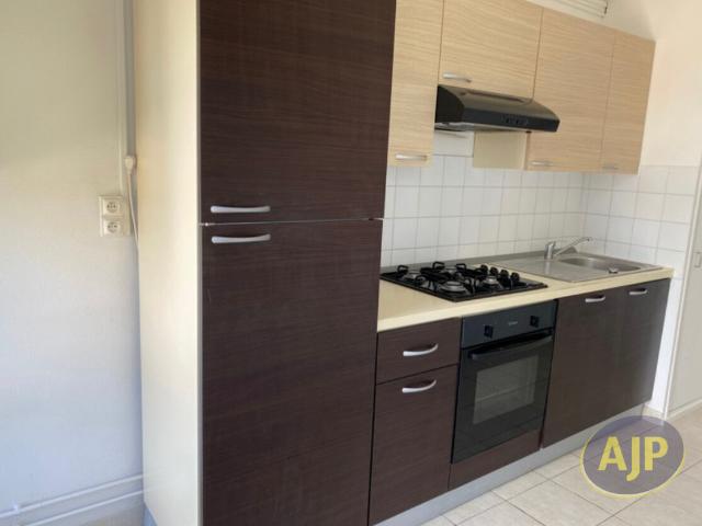 Location appartement Saintes: 480 € AJP Immobilier Saintes