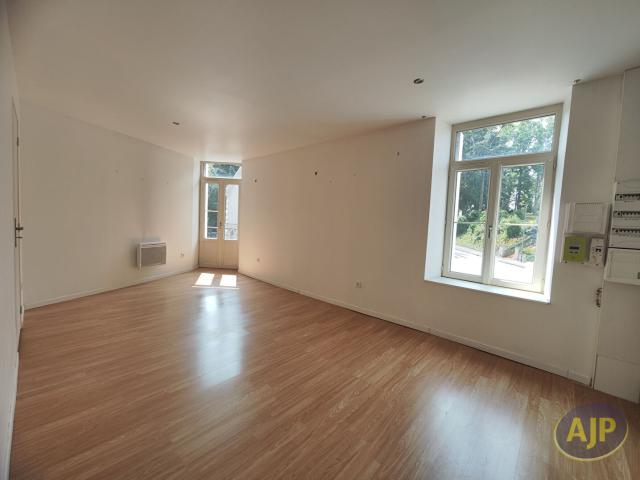 Location appartement Segre: 398 € AJP Immobilier Segré
