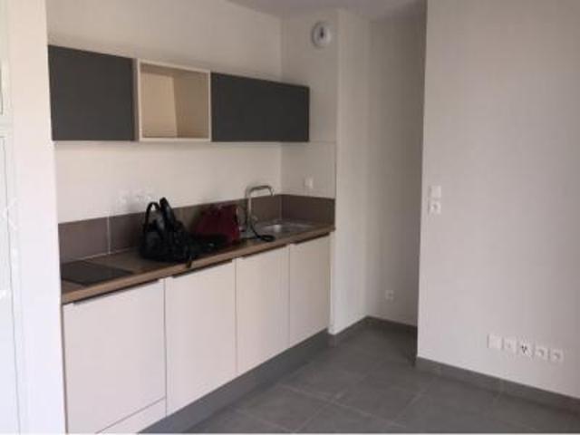 location appartement sete 2 pièces 40 m2 herault 34200 599 € / mois