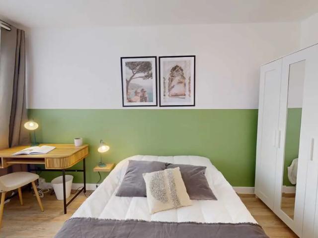 Location Appartement Square Frédéric Vallois, Paris
