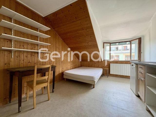 Location Appartement Studio 12,60 m² 374 /mois C.C