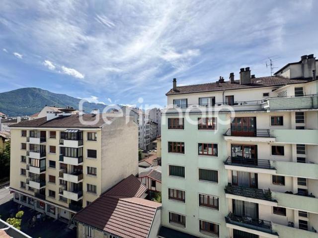 Location Appartement Studio 12,60 m² 380 /mois C.C