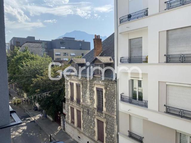 Location Appartement Studio 17,78 m² 412 /mois C.C
