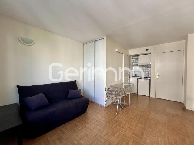 Location Appartement Studio 18,22 m² 390 €/mois C.C