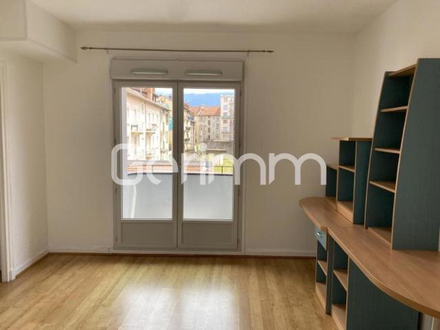 Location Appartement Studio 18,51 m² 434 /mois C.C