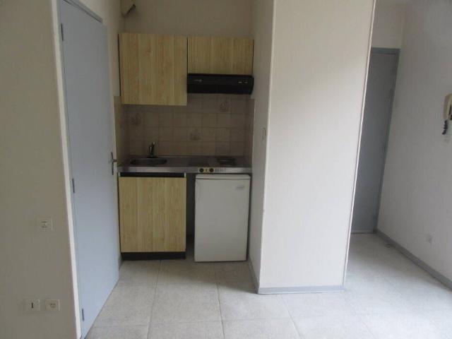 Location appartement studio 1 pièce 17 m² à Rodez 12000