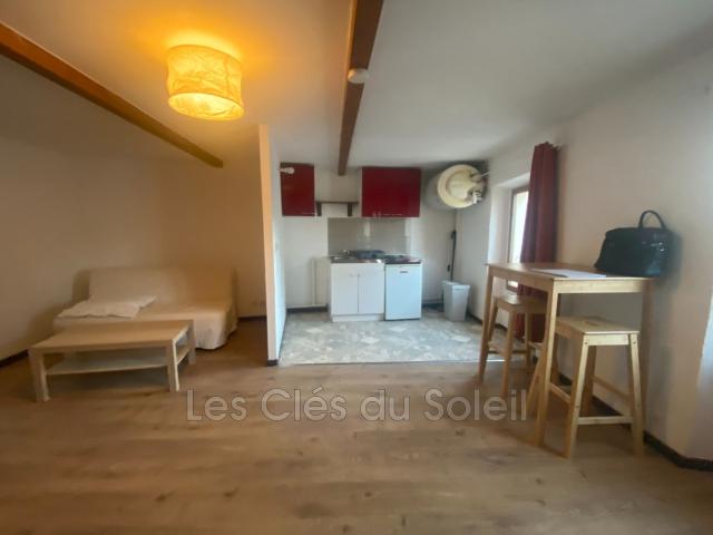 Location appartement studio 27 m² Brignoles