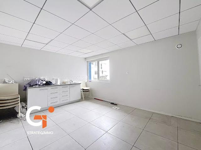Location Autre 5 pièces 104 m2 Petit Couronne