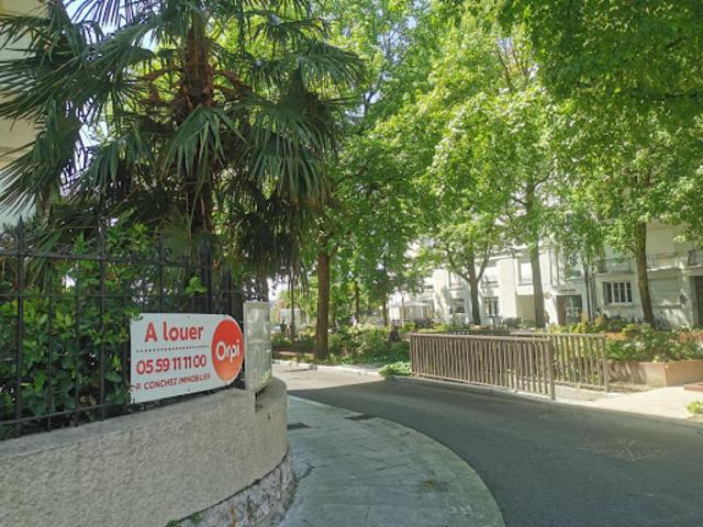 Location Autre 66 m2 Pau