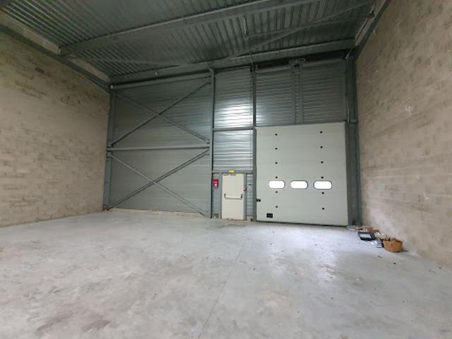 Location Autre 670 m2 Lisses