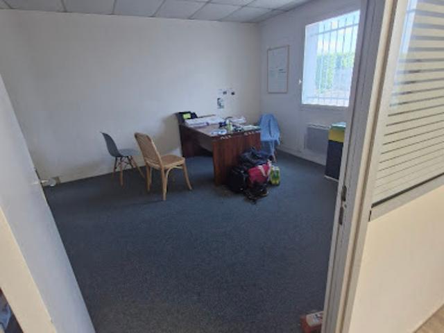 Location Autre 8 pièces 475 m2 Beauvais