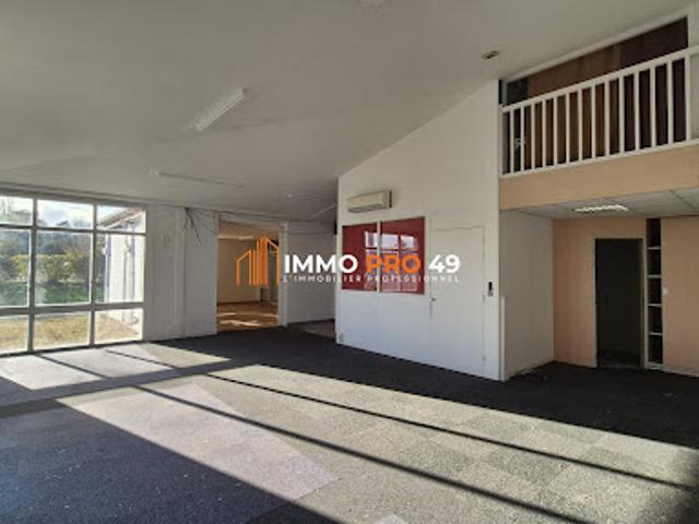 Location Autre 0 pièces 1200 m2 Cholet
