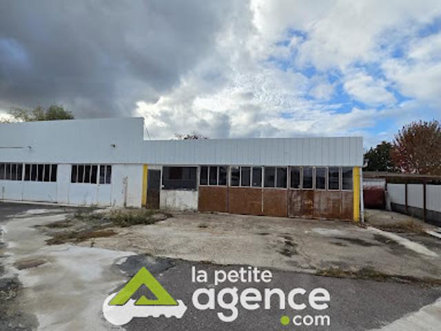 Location Autre 0 pièces 365 m2 Vierzon