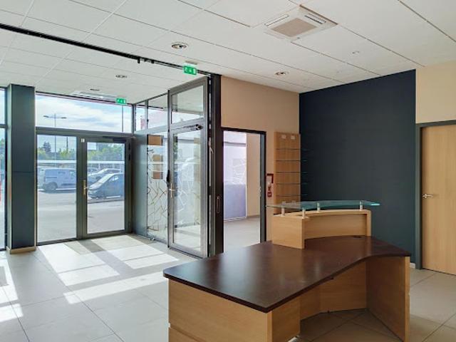 Location Fond de commerce 121 m2 Pont du Château